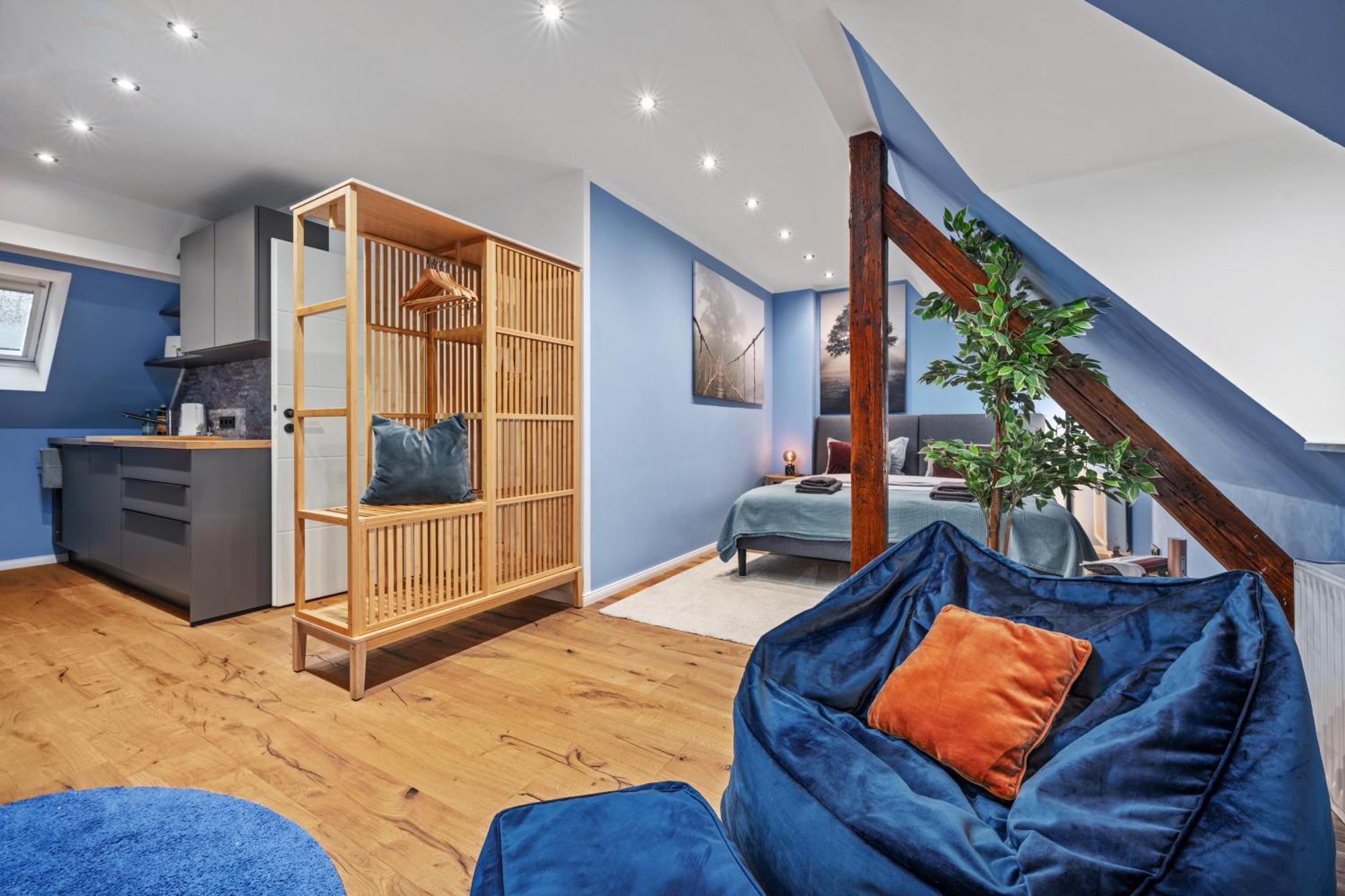 Edler Wohnraum Modernes Vorstadtstudio Mit Emma-Bett, Garten & Kaffeevollautomat Zwickau Exterior foto